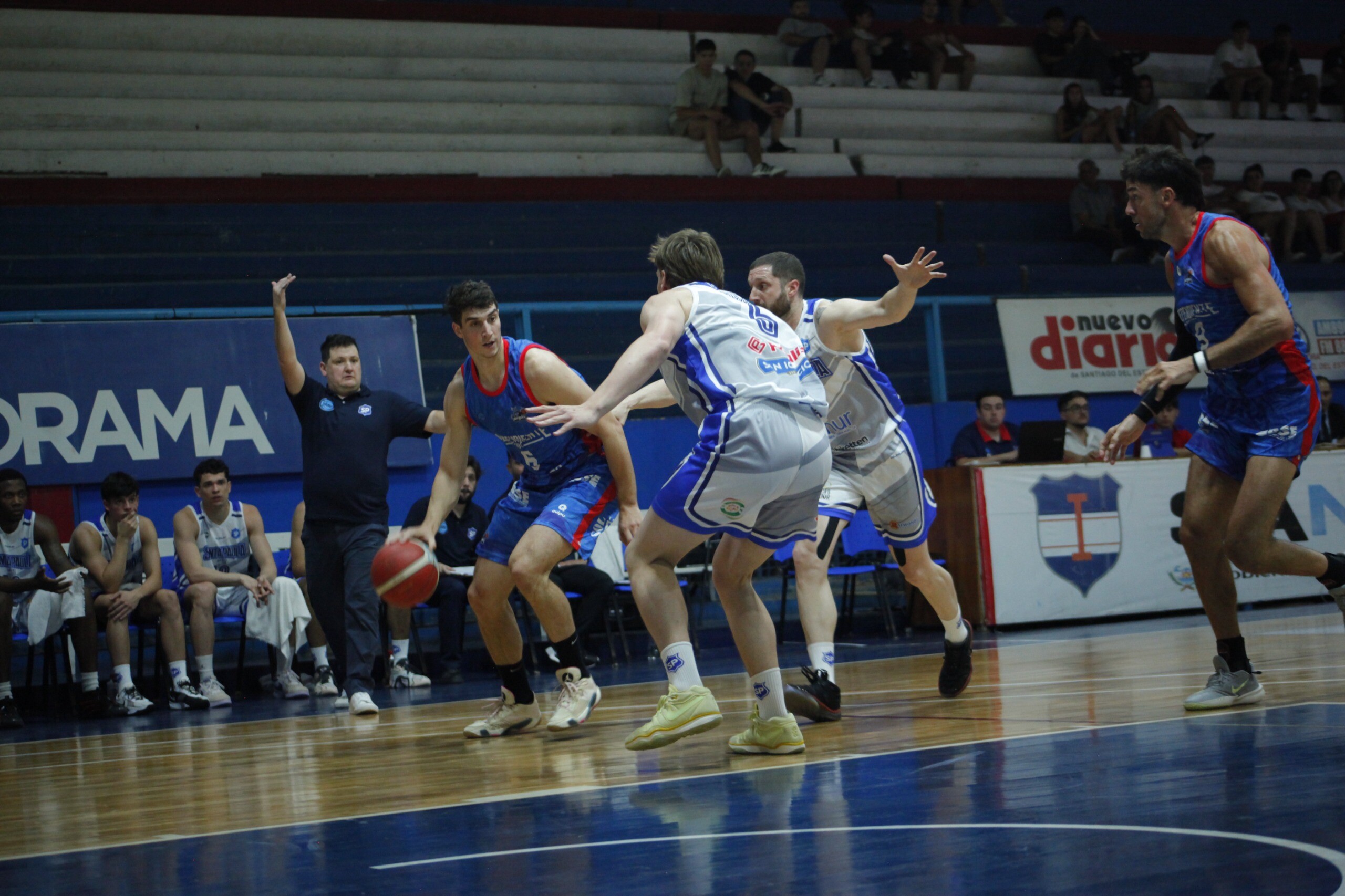 Santa Paula liquidó la serie en Santiago