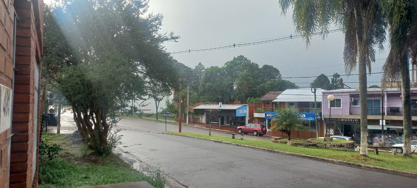 Tiempo: Nublado y templado