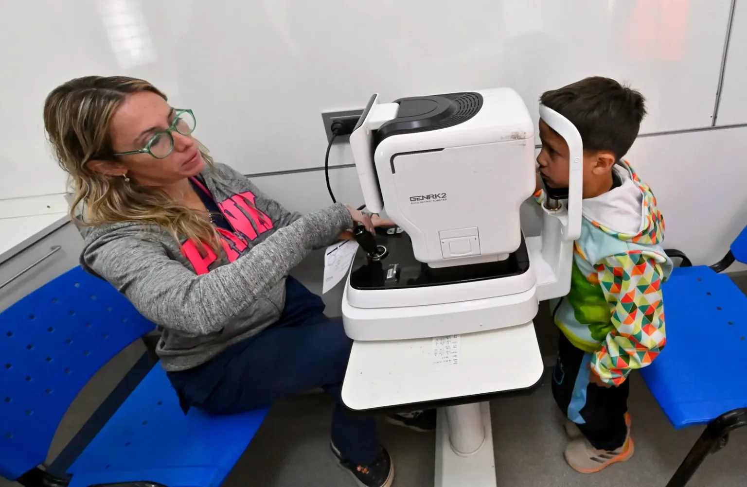 Chubut alcanzó el récord nacional de anteojos entregados a alumnos de escuelas de la provincia