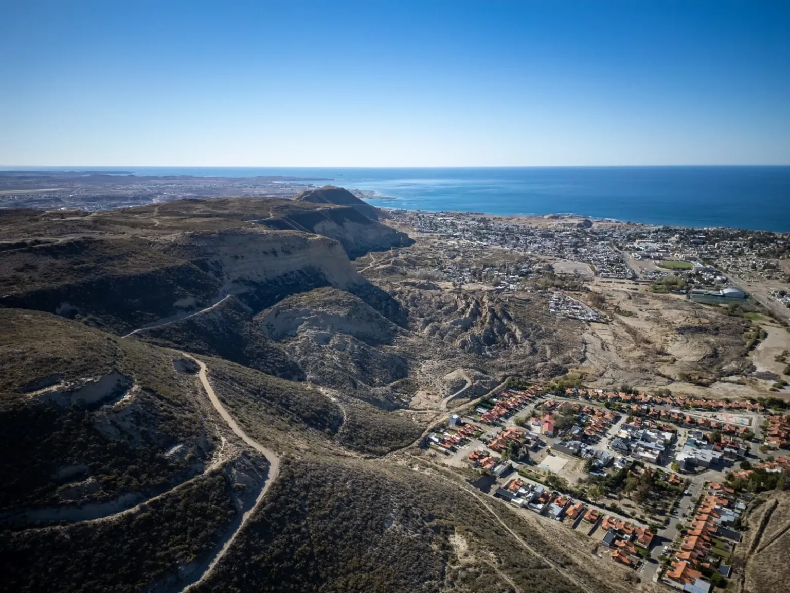 Con el acceso ya consolidado, preparan el tapado de grietas en el cerro Hermitte