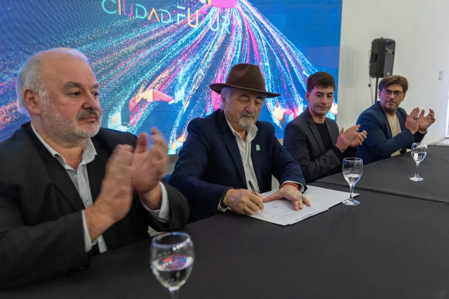 Othar inauguró el Festival 3D Tecno en el Centro de información Pública