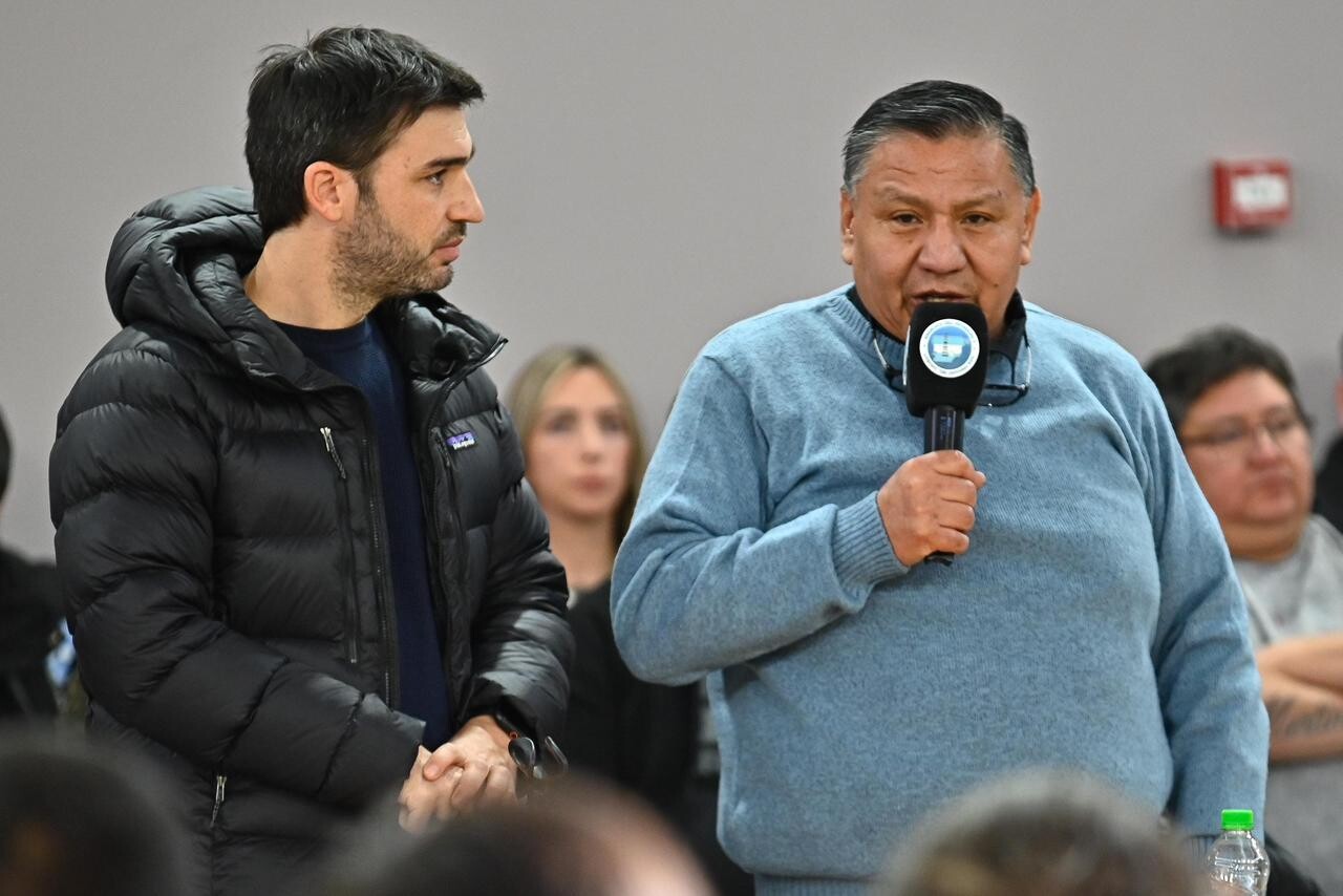 Con el barril por encima de los USD 100, Torres exigió más inversiones tras el traspaso de Manantiales Behr