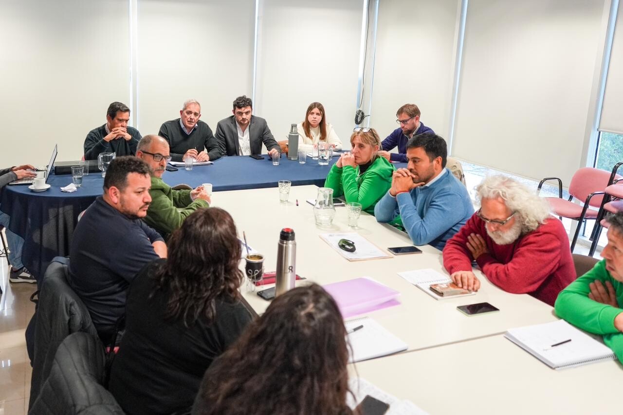 La Provincia ofreció mejora al básico para los auxiliares de la Educación