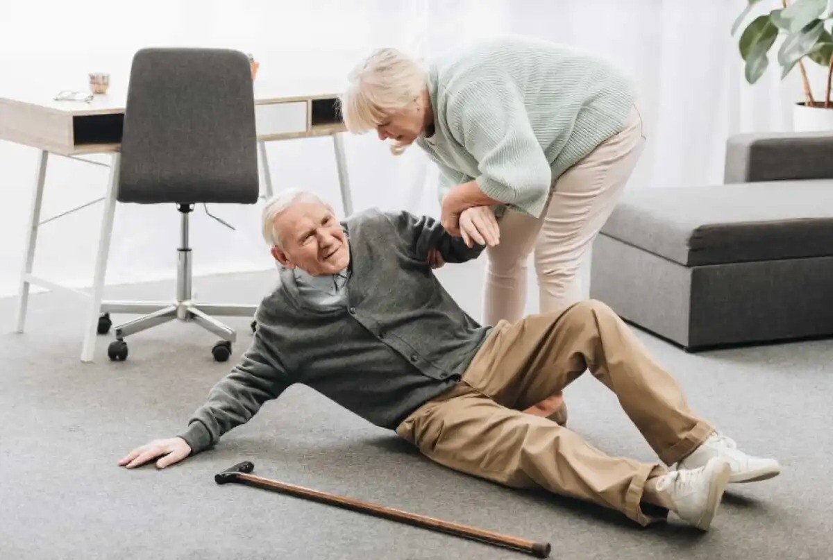 A partir de los 65 años hay que fortalecer piernas, revisar el calzado y adaptar la casa