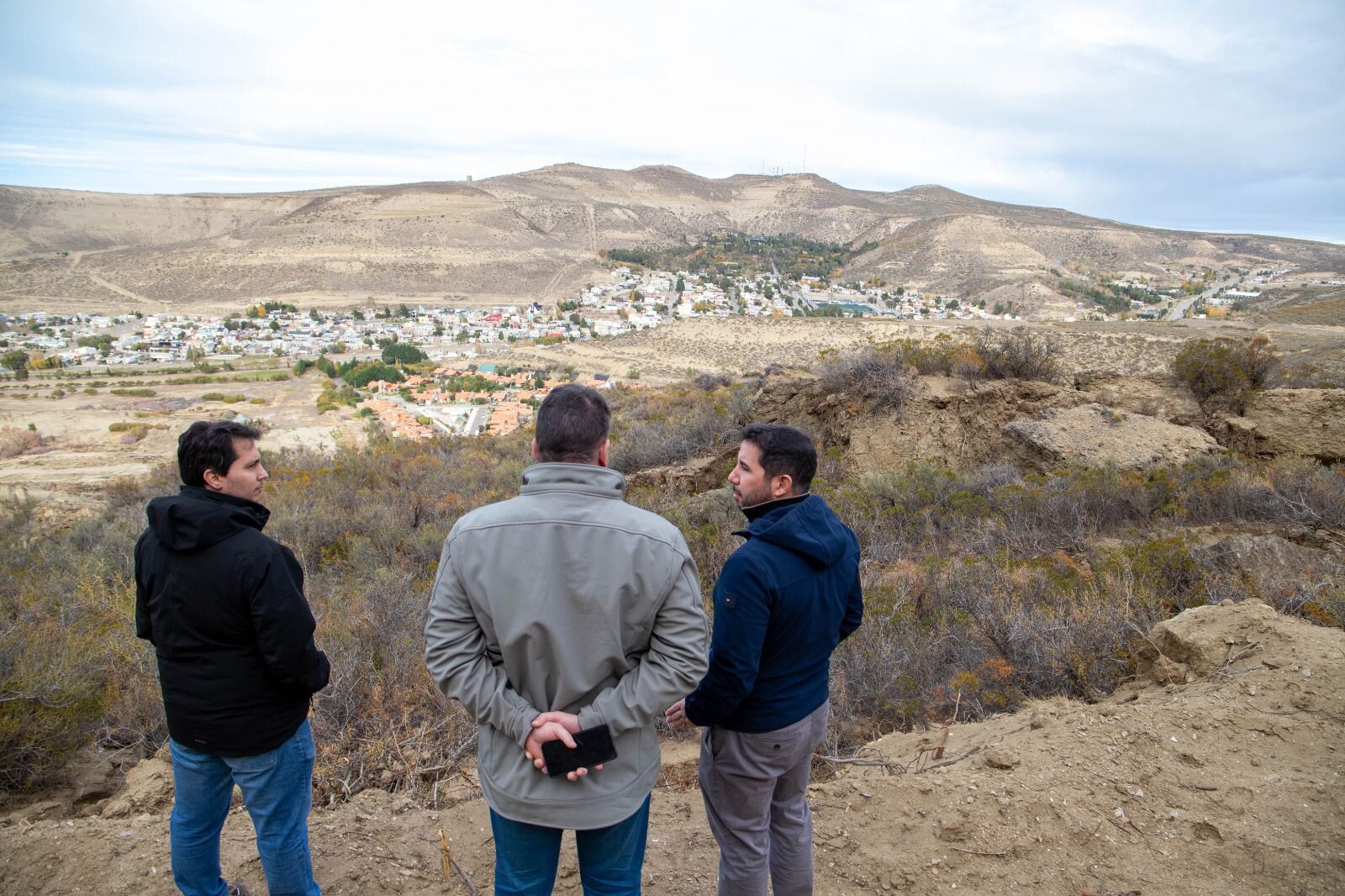 Expertos en estabilización supervisaron el frente de obra del cerro Hermitte previo al inicio de los trabajos en el sector