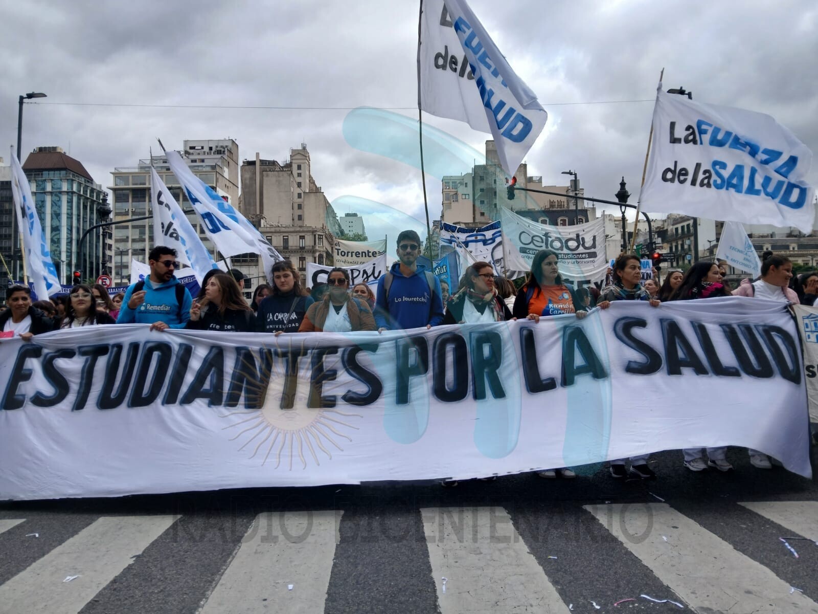 WhatsApp Image 2026-05-21 at 11.22.41 AM.jpeg Marcha federal por la salud pública: gremios y organizaciones reclamaron contra el ajuste sanitario