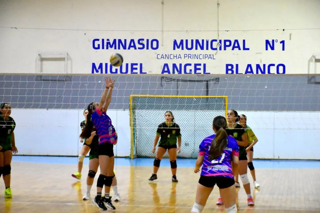 Vóley: Se juegan instancias locales de los Juegos Evita en el Gimnasio Municipal Nº1