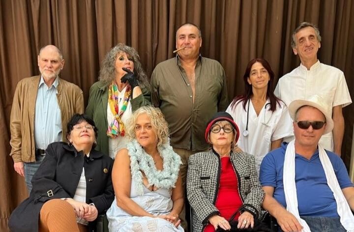 Crimen, secretos y risas: llega una comedia que muestra el lado oculto del teatro