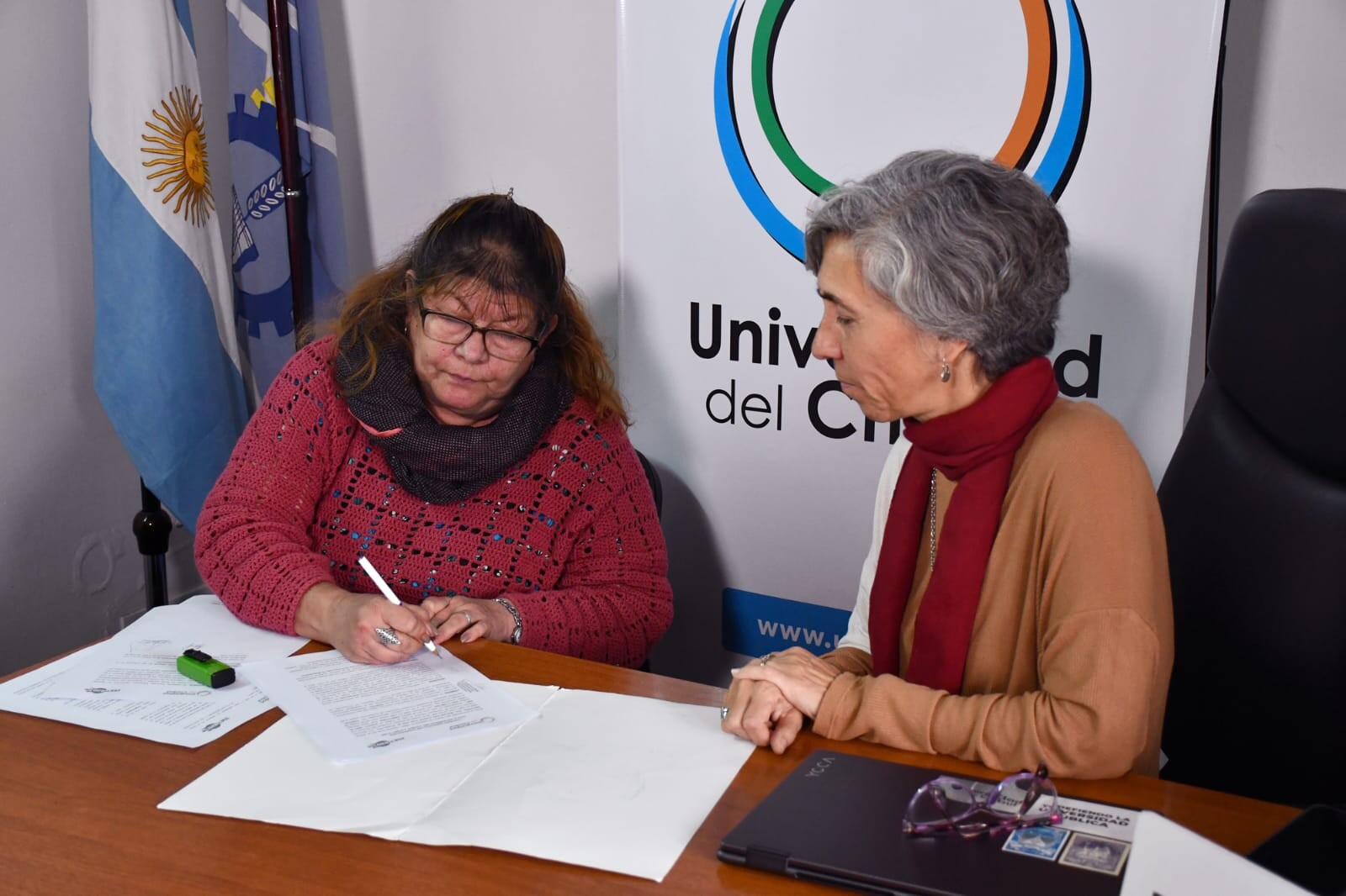 La Universidad del Chubut firmó un acuerdo para impulsar prácticas profesionales