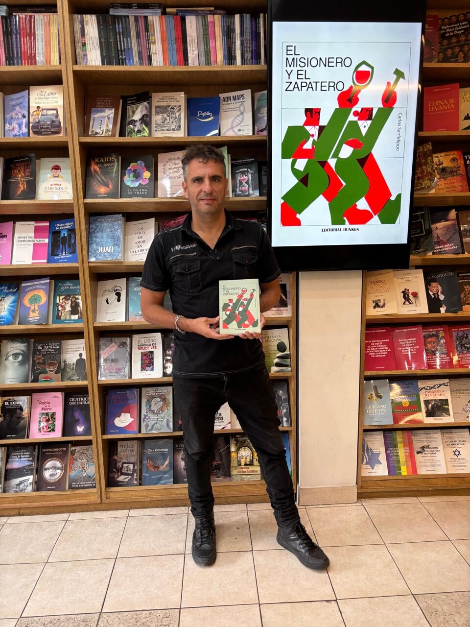 Carlos Sanfelippo presentó «El misionero y el zapatero» y contó en exclusiva los detalles de su nueva novela en «¿Qué Pasó Esta Semana?»