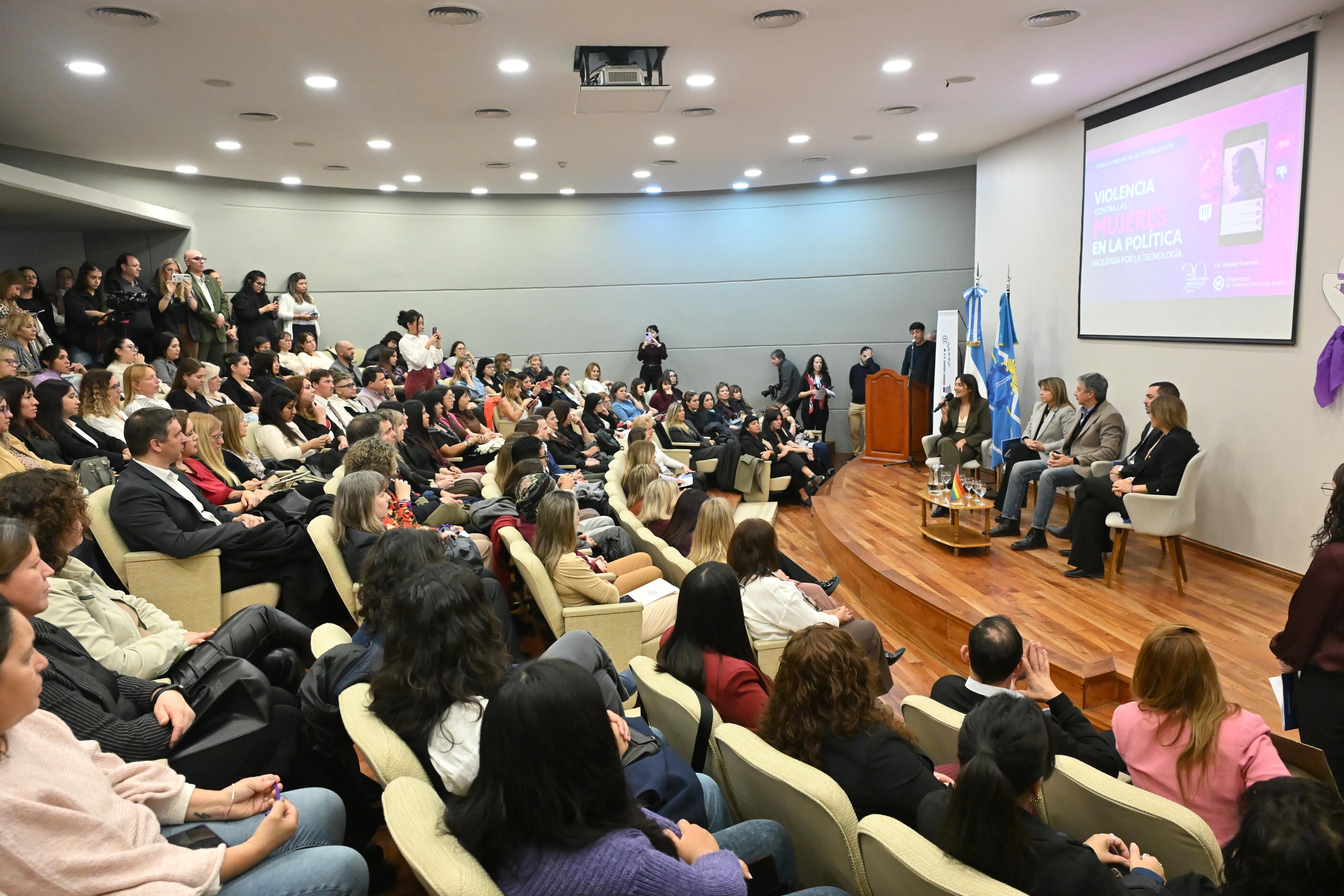 WhatsApp Image 2026-06-03 at 19.15.48.jpeg El Gobierno del Chubut impulsó una jornada de sensibilización sobre violencia contra las mujeres en la política