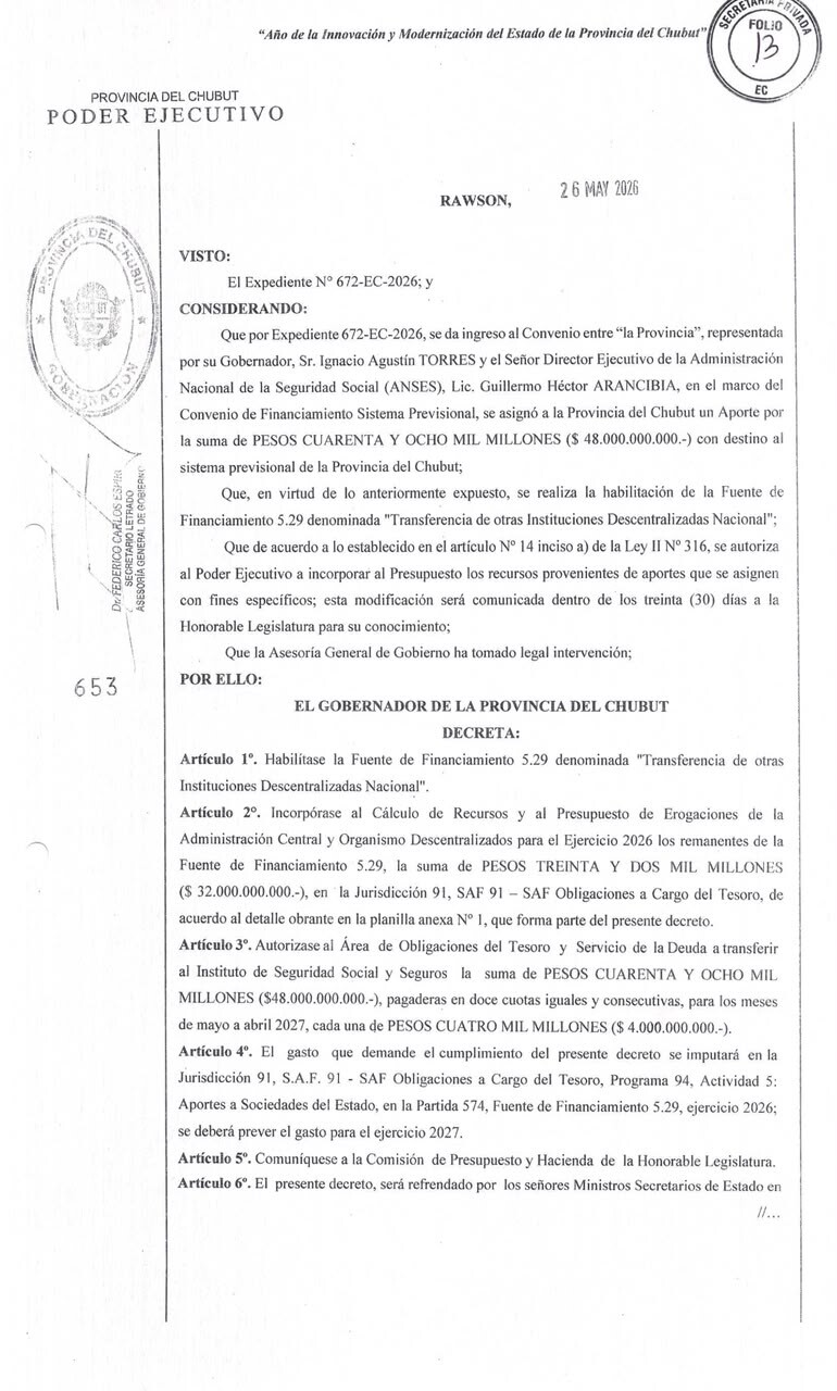 Torres formalizó por decreto el destino exclusivo de los fondos recuperados de ANSES para los jubilados chubutenses