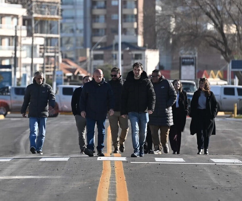 Torres y Sastre recorrieron la obra del boulevard Brown, que quedará habilitada este jueves