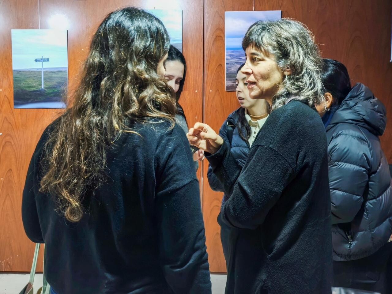 Se inauguró en la Casa del Chubut una muestra fotográfica sobre Malvinas