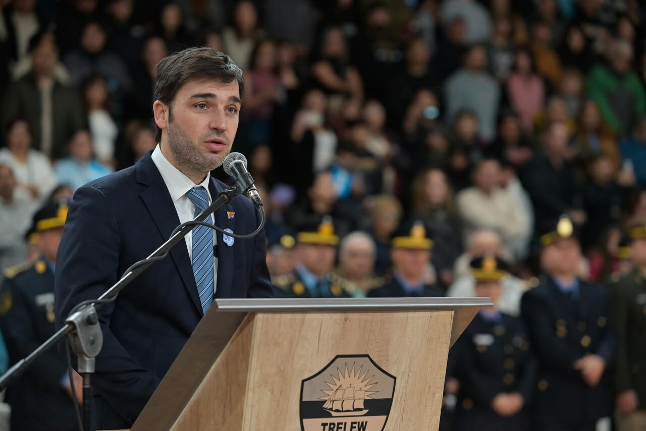 Torres confirmó la construcción de la Escuela de Cadetes y ratificó el primer Plan de Viviendas para la Policía del Chubut