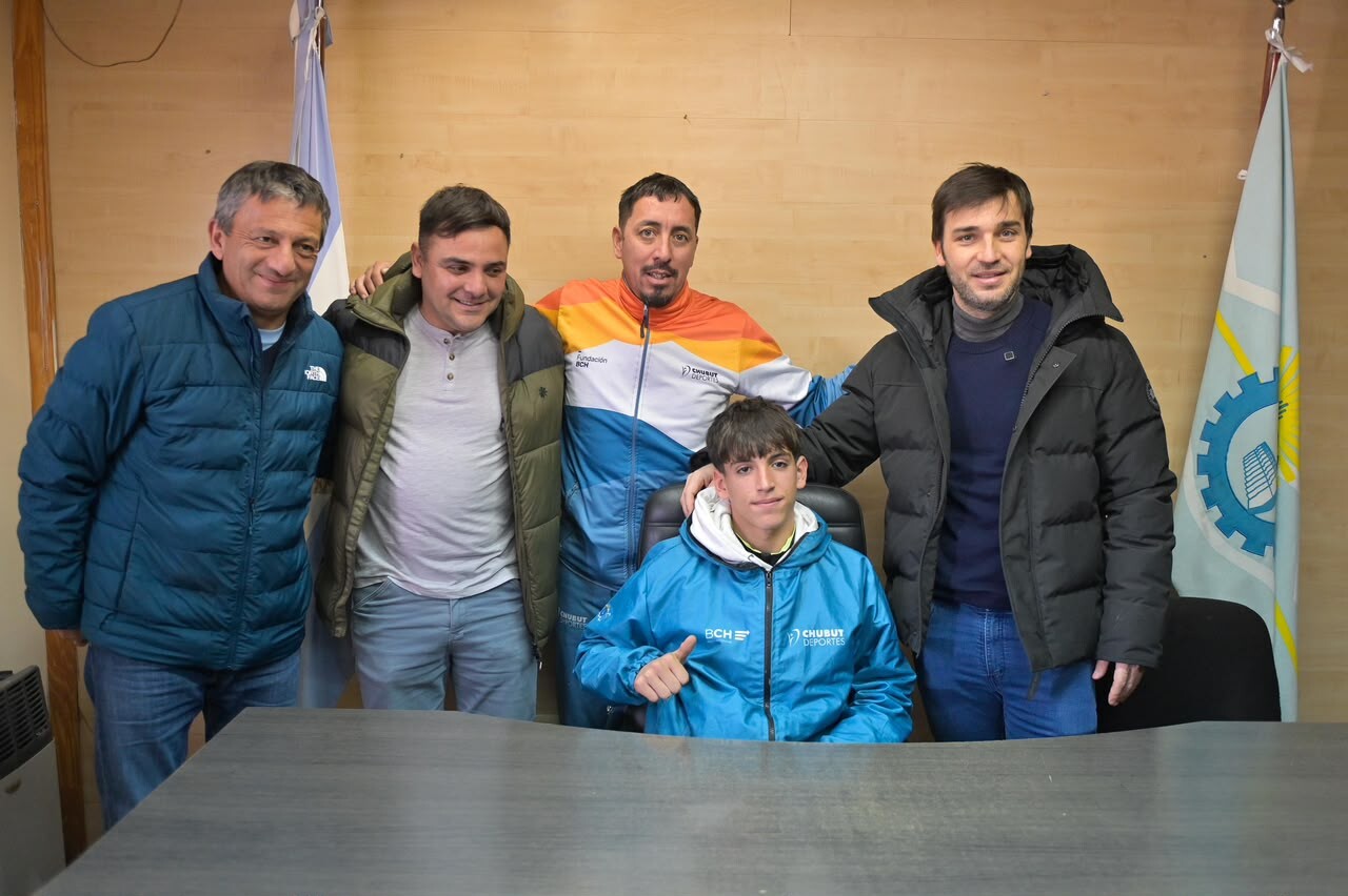Torres ratificó el acompañamiento a los clubes del interior con una importante inversión para el Club Pirque de Epuyén