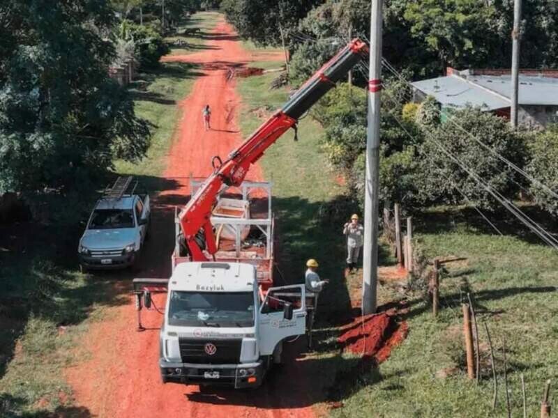 Alerta por fuertes vientos: Energía de Misiones desplegó cuadrillas en puntos afectados