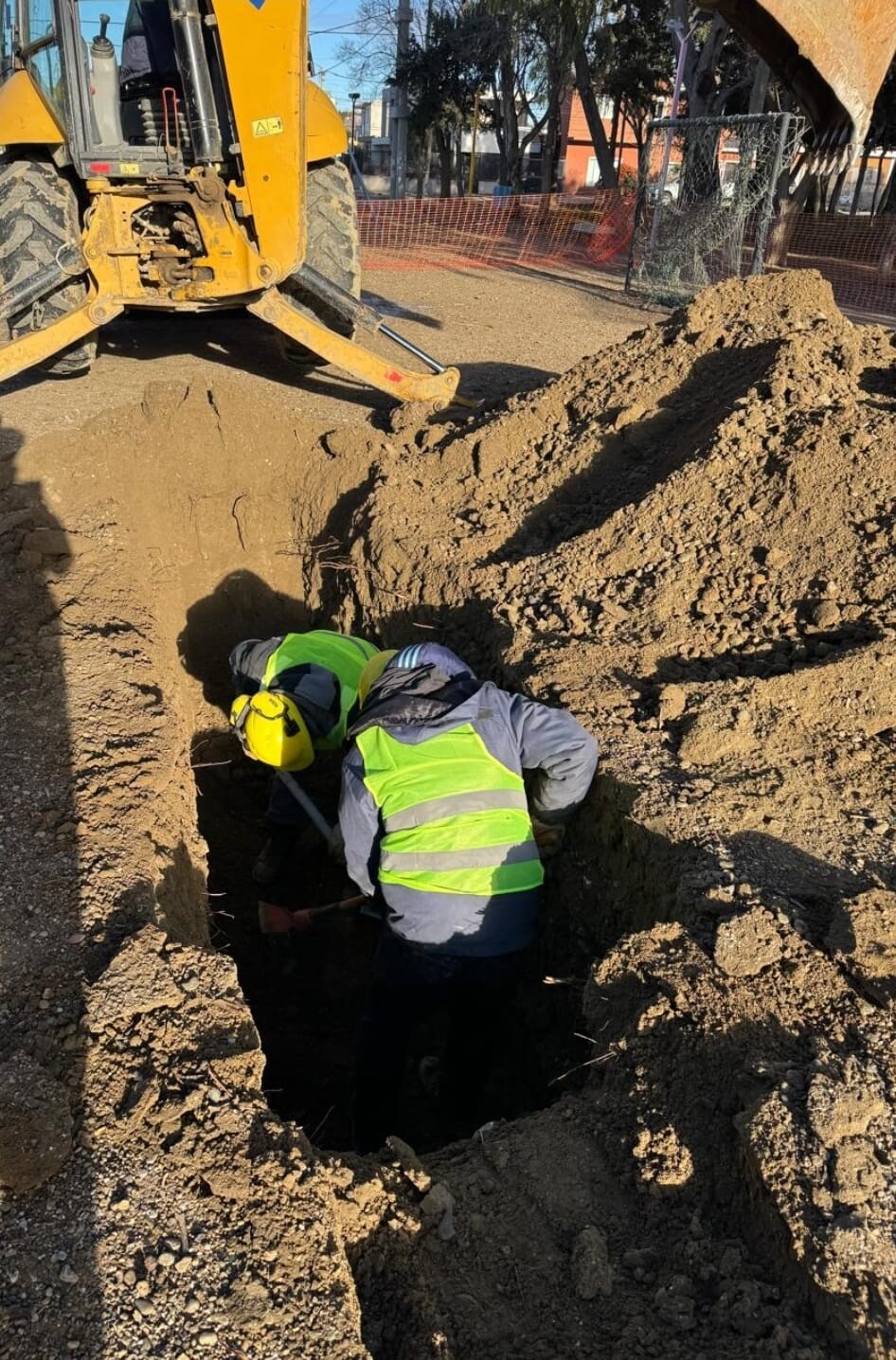 El Gobierno del Chubut inició la obra del nuevo conducto pluvial de descarga al mar en Comodoro Rivadavia