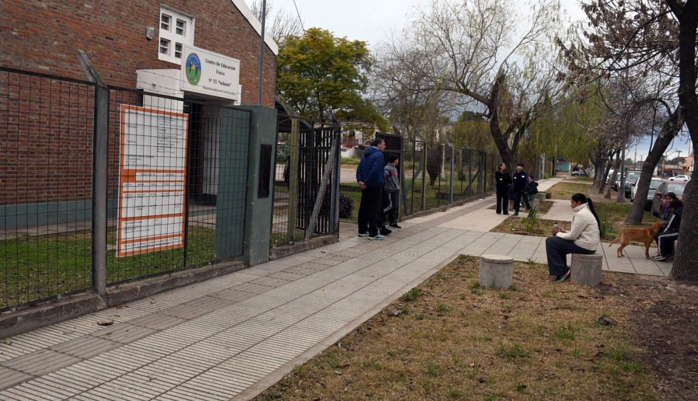 El polo educativo de Blas Parera suma nuevas veredas y mejoras en su entorno escolar