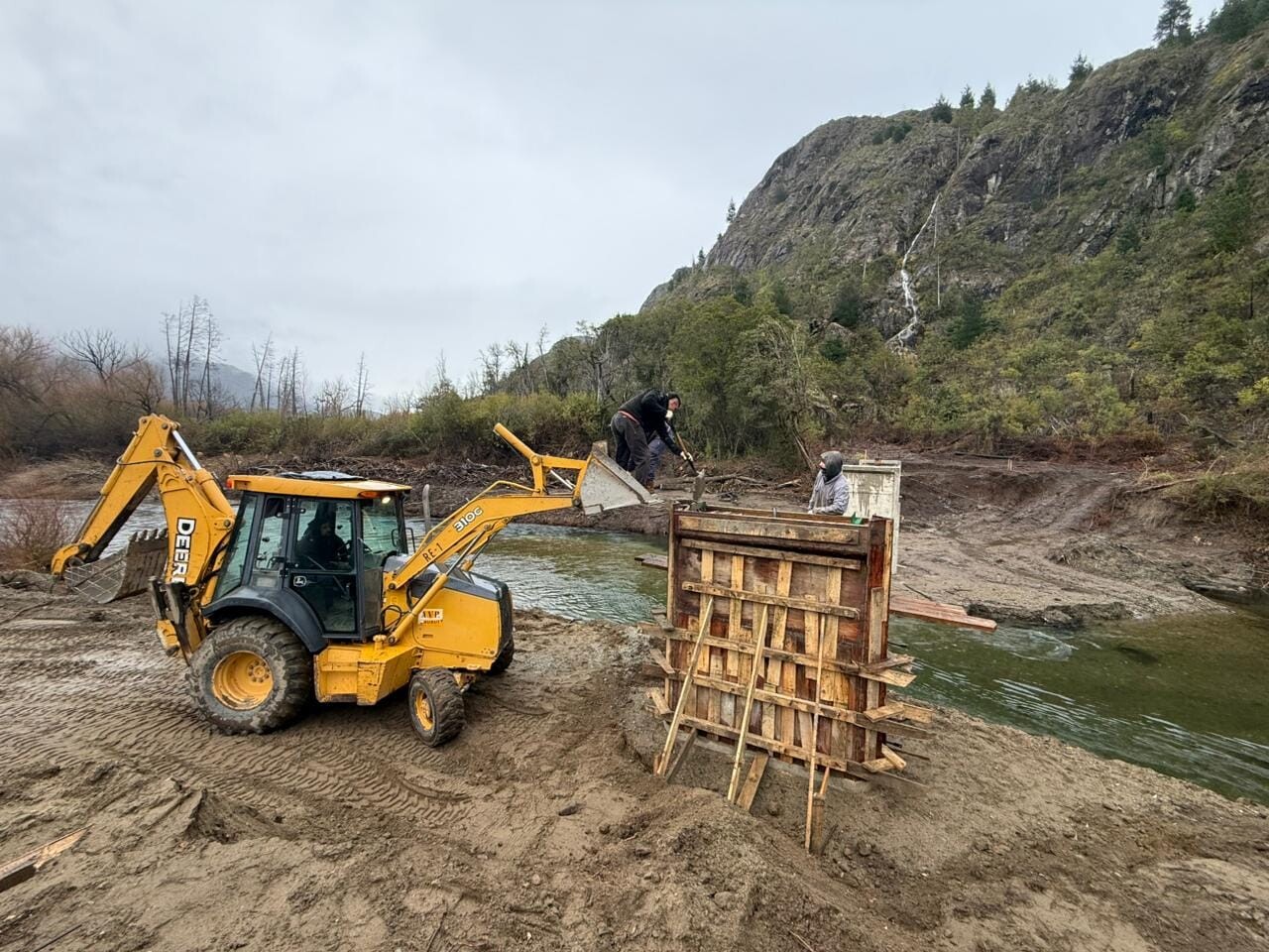 Organismos provinciales ejecutan obra que permitirá unir la Huella Andina