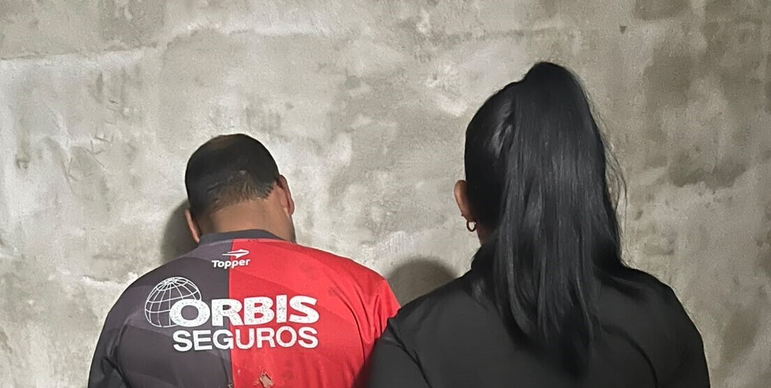 Se presentó en la comisaría y se golpeó para evitar ser detenido