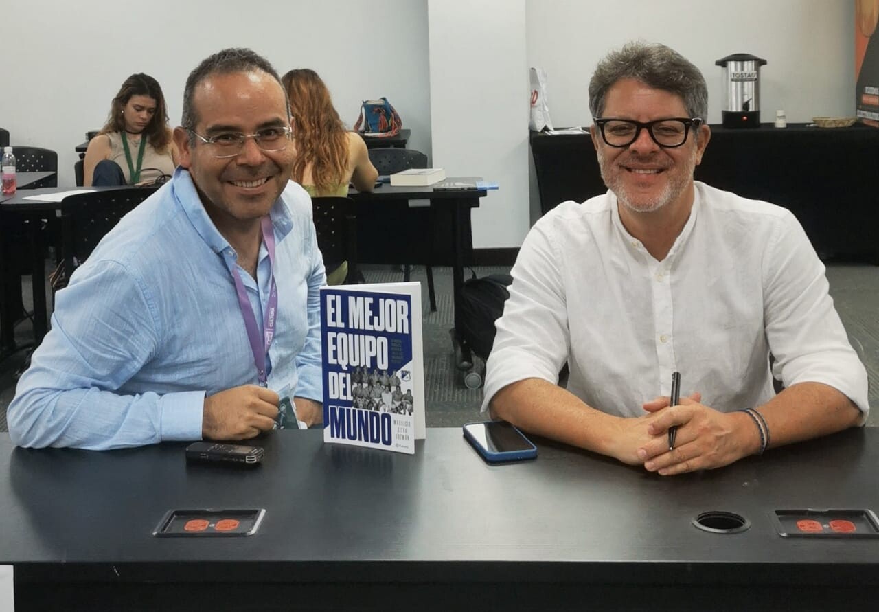 Entrevista a Mauricio Silva Guzman, sobre su libro «El mejor equipo del mundo» * Por Andres Cifuentes