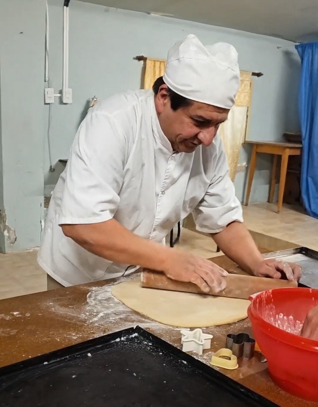 Trelew: el Municipio fortalece la formación en oficios con una nueva edición del curso de Panadería en el barrio Abel Amaya