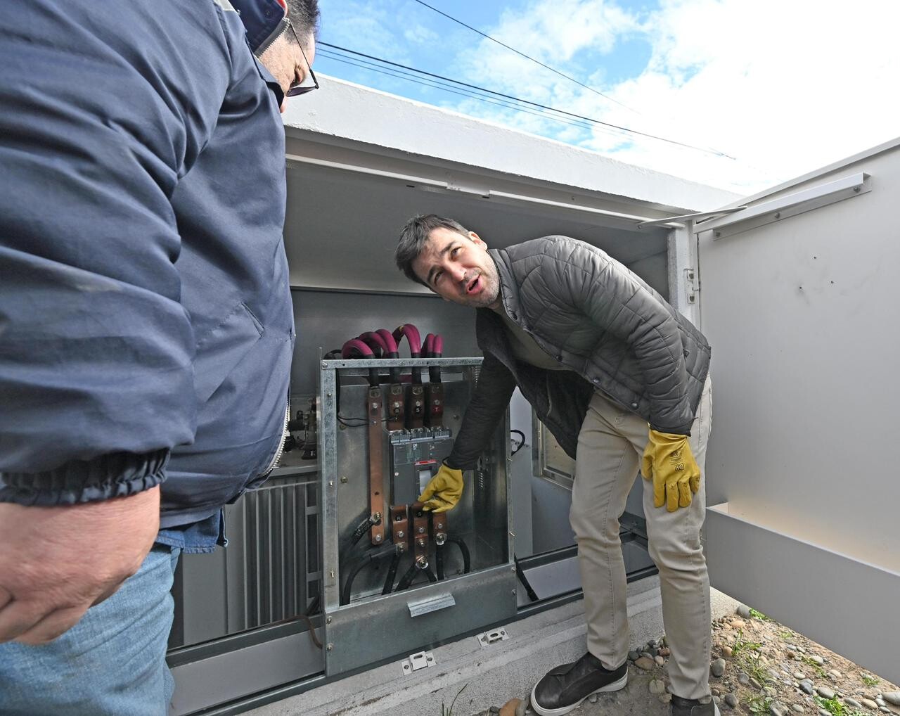Torres puso en marcha la Subestación Eléctrica que permite resolver un déficit energético de 13 años en el Hospital de Rawson Torres puso en marcha la Subestación Eléctrica que permite resolver un déficit energético de 13 años en el Hospital de Rawson