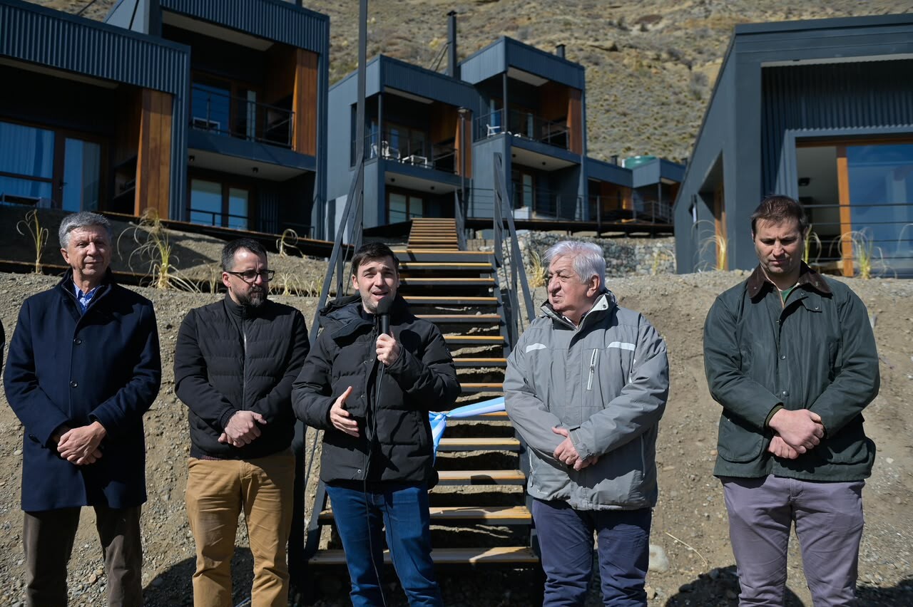 Torres y Taccetta inauguraron el primer complejo turístico impulsado por la Ley de Promoción a las Inversiones Turísticas Torres y Taccetta inauguraron el primer complejo turístico impulsado por la Ley de Promoción a las Inversiones Turísticas