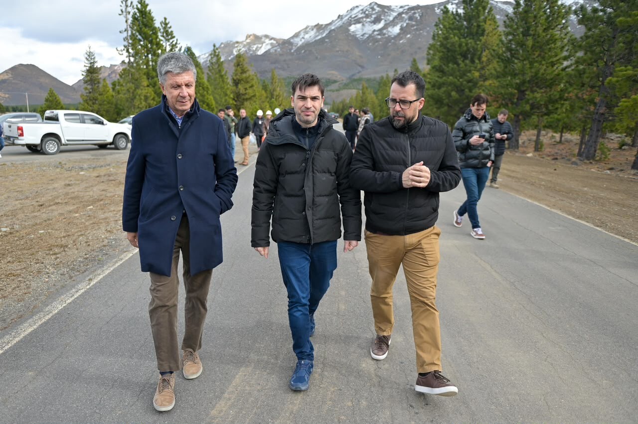 Torres supervisó el inicio de la obra del Aeropuerto de Esquel, clave para la conectividad de la Cordillera Torres supervisó el inicio de la obra del Aeropuerto de Esquel, clave para la conectividad de la Cordillera