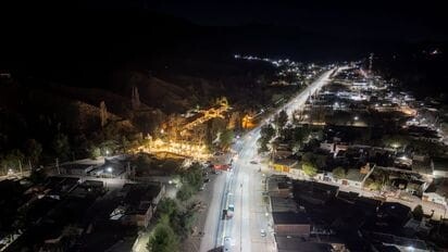 Una nueva obra de iluminación mejora el acceso a Huacalera y acompaña su crecimiento turístico
