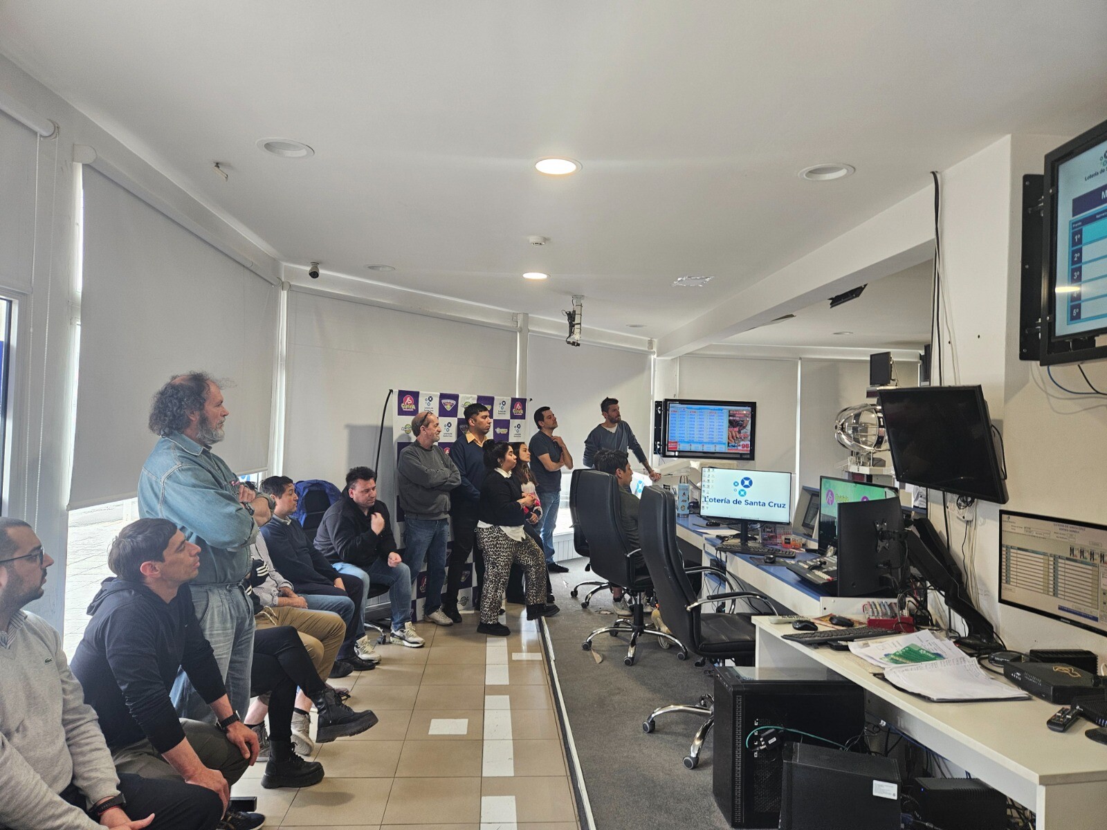 Claudio Vidal ratificó a Pavez al frente de Lotería de Santa Cruz Claudio Vidal ratificó a Pavez al frente de Lotería de Santa Cruz