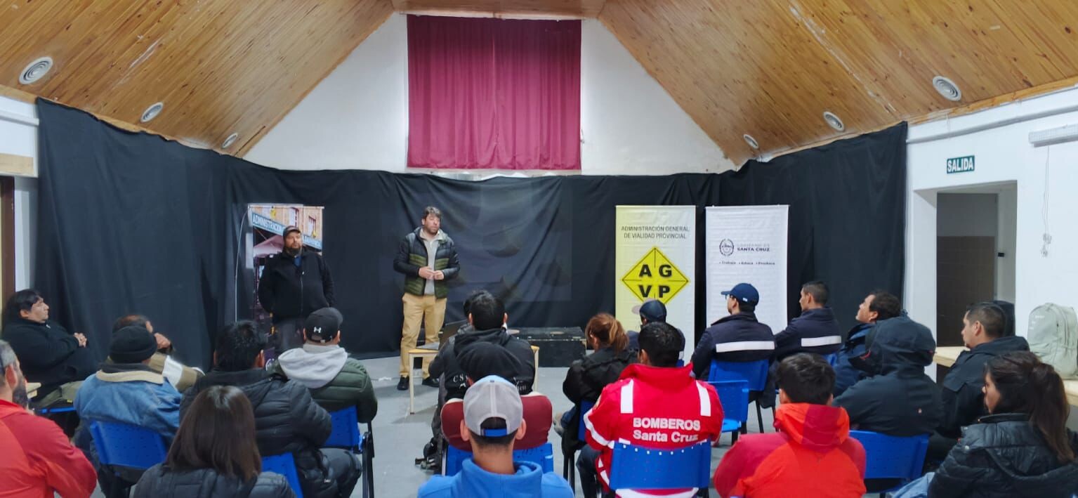 Más de 2.000 santacruceños ya se capacitaron en manejo de maquinaria pesada Más de 2.000 santacruceños ya se capacitaron en manejo de maquinaria pesada