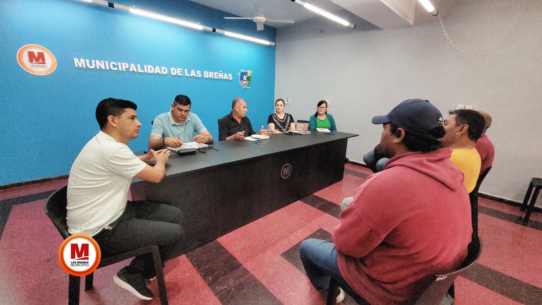 LAS BREÑAS: REUNIÓN CON TRABAJADORES DE TRACCIÓN A SANGRE
