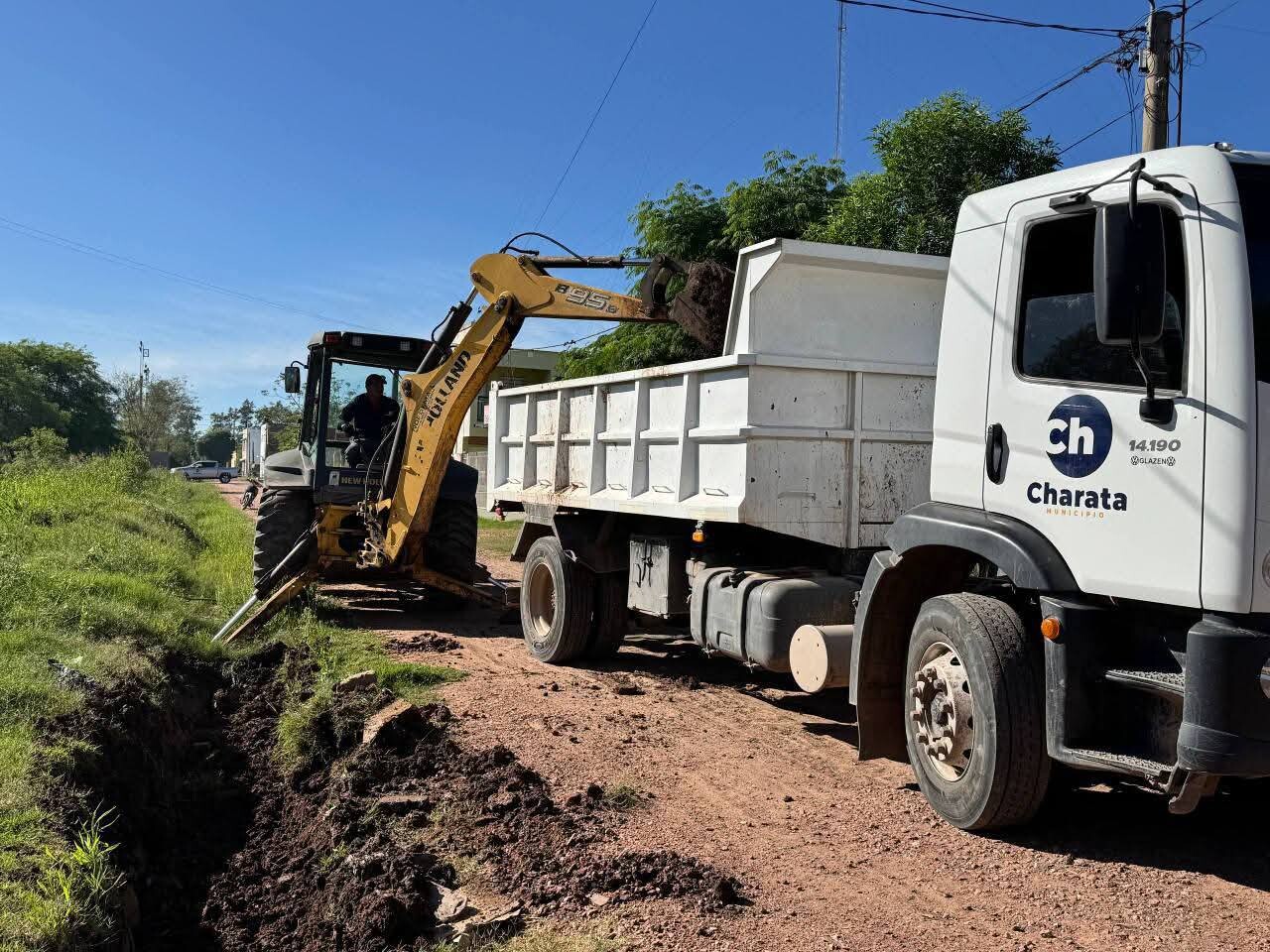 CHARATA: TAREAS DE LIMPIEZA EN DISTINTOS SECTORES DE LA CIUDAD