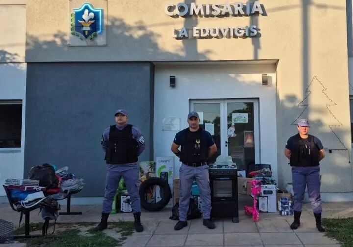 LA EDUVIGIS: EN UN CONTROL VEHICULAR, LA POLICÍA SECUESTRA MERCADERÍA SIN AVAL ADUANERO