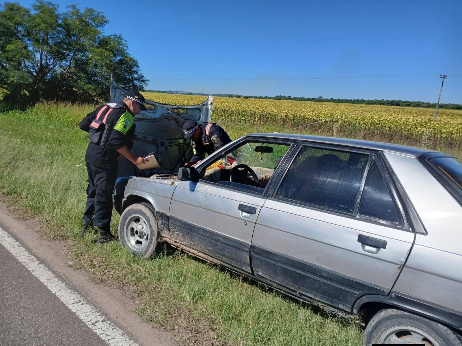 CHACO: CAMINERA RECUPERA UN AUTO Y UNA MOTO BUSCADOS POR LA JUSTICIA