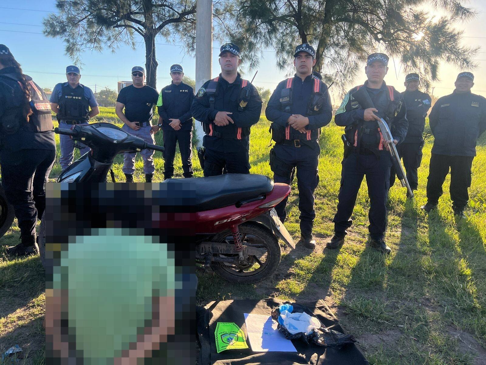 CHACO: MOTORISTAS DE CAMINERA INTERCEPTARON A UN MOTOCICLISTA CON CASI MEDIO KILO DE COCAÍNA