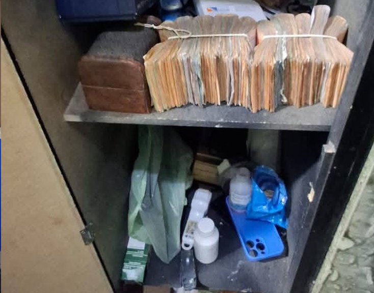 RESISTENCIA: LA POLICIA DETIENE A UN JOVEN CON COCAÍNA Y MÁS DE UN MILLÓN DE PESOS EN EFECTIVO