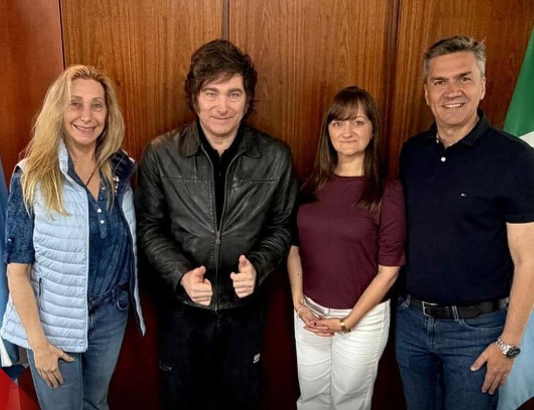 RESISTENCIA: EL PRESIDENTE MILEI LLEGÓ A PLAZA BELGRANO, TRAS SER RECIBIDO POR EL GOBERNADOR ZDERO