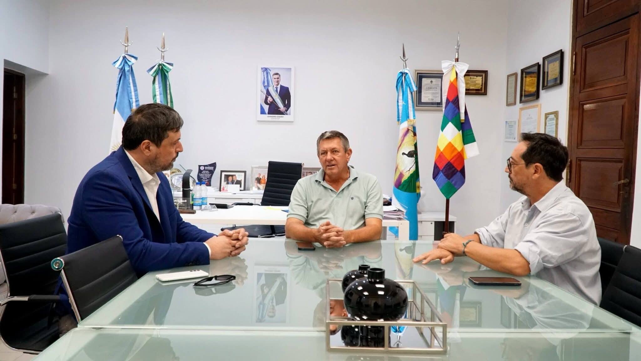 CHARATA: EL EJECUTIVO SE REUNIÓ CON EL SUBSECRETARIO DE GOBIERNO DE LA PROVINCIA, FRANCISCO CASTELAN ROMERO