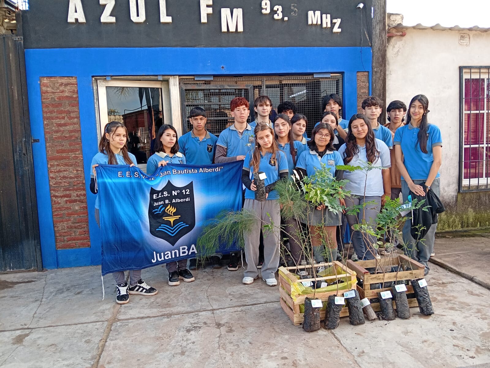 a0adfa7d-d8c0-4afd-816a-16d9c7cb9cbd.jpg TRES ISLETAS: ALUMNOS Y PROFESORES DE LA EES N°12 JUAN BAUTISTA ALBERDI REFLEXIONARON SOBRE EL DÍA MUNDIAL DEL MEDIO AMBIENTE