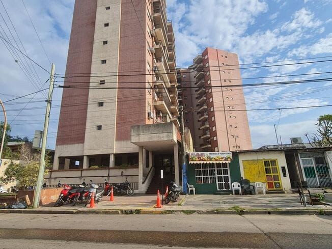 INTENSO TRABAJO DE SECHEEP PARA REPARAR UN TRANSFORMADOR EN EL MACROCENTRO DE RESISTENCIA