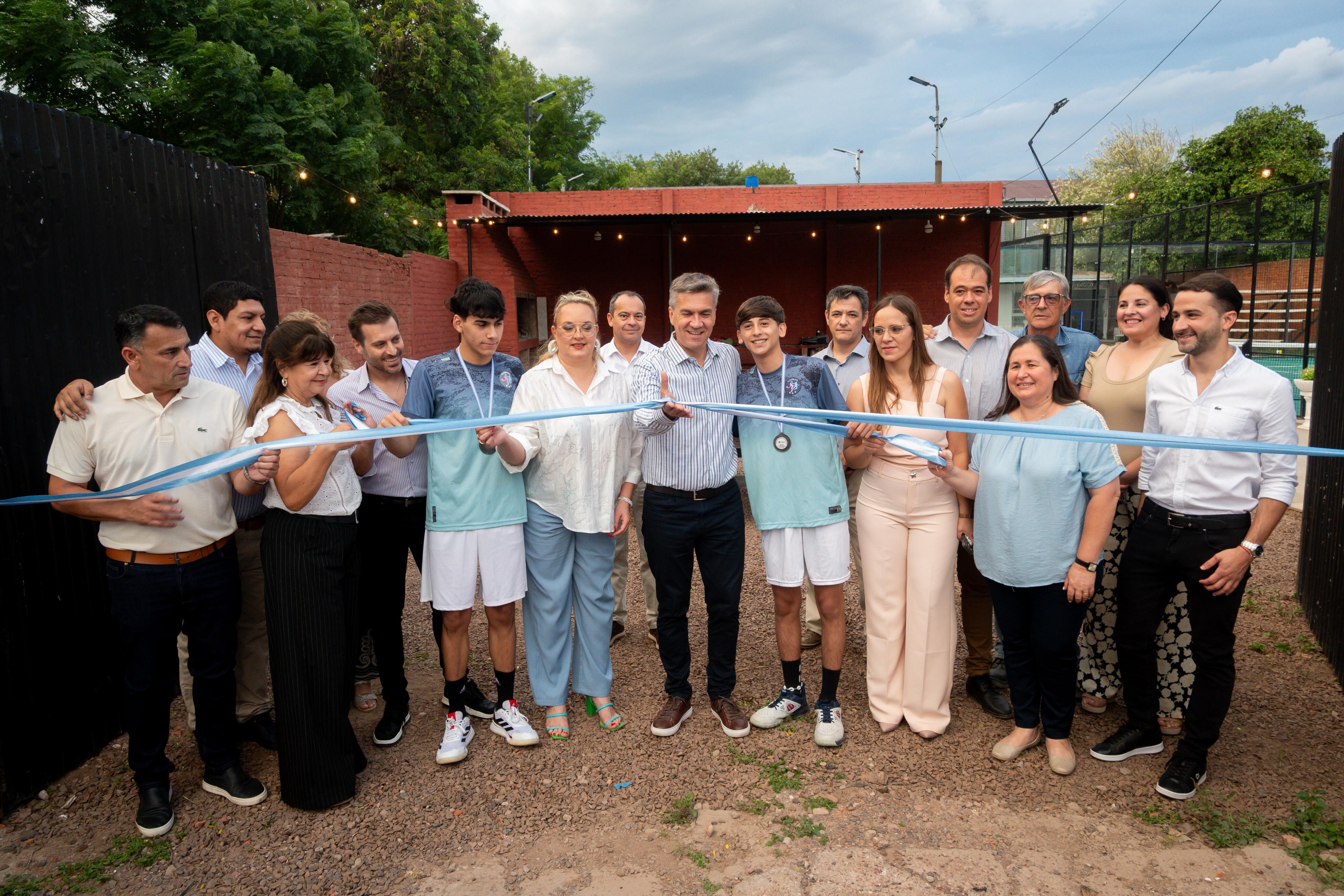NUEVO ESPACIO PARA LOS JÓVENES: EL GOBERNADOR ZDERO INAUGURÓ LA CANCHA DE PÁDEL EN PAMPA DEL INFIERNO