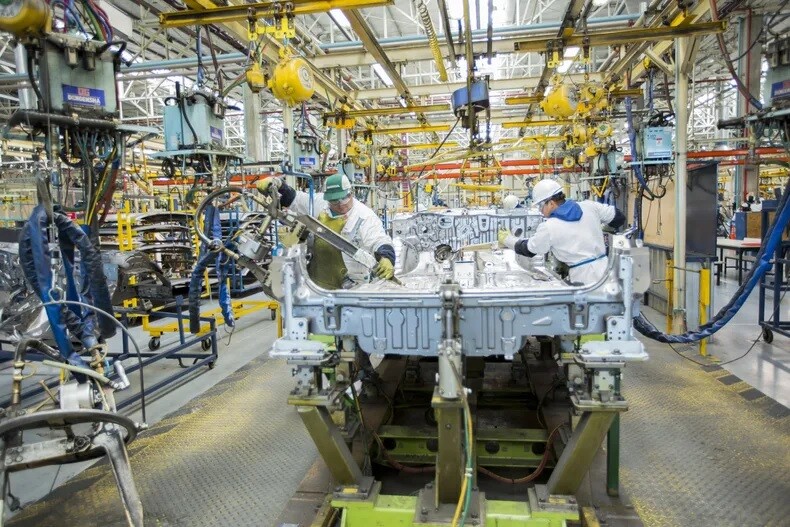 a.jpg Radiografía de la crisis: la industria pierde 160 empleos por día y el nivel de actividad es peor que en pandemia