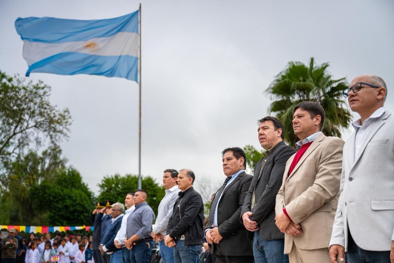 FUERTE IMPULSO AL NORTE: PAVIMENTO Y ANUNCIO DE VIVIENDAS EN EL ANIVERSARIO 126 DE MISIÓN NUEVA POMPEYA