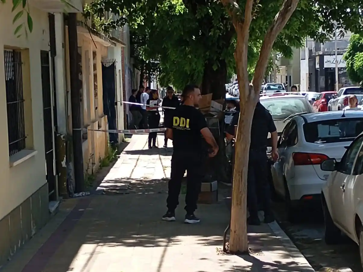 Aguardan la autopsia para saber qué pasó con la mujer hallada muerta