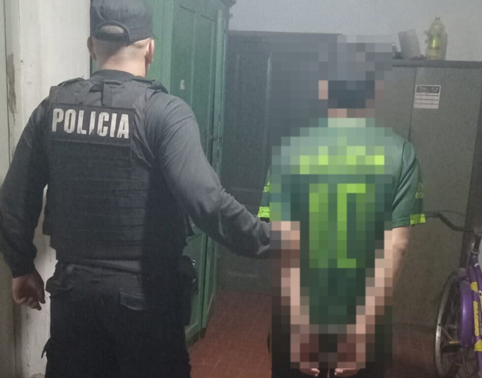 ab367e95-7a4b-426a-b05b-50cb38fa15d476fe0f5b716601cb.jpeg Fuer Detenido Un Vendedor de Cocaina en Pleno Centro de Villa Ocampo