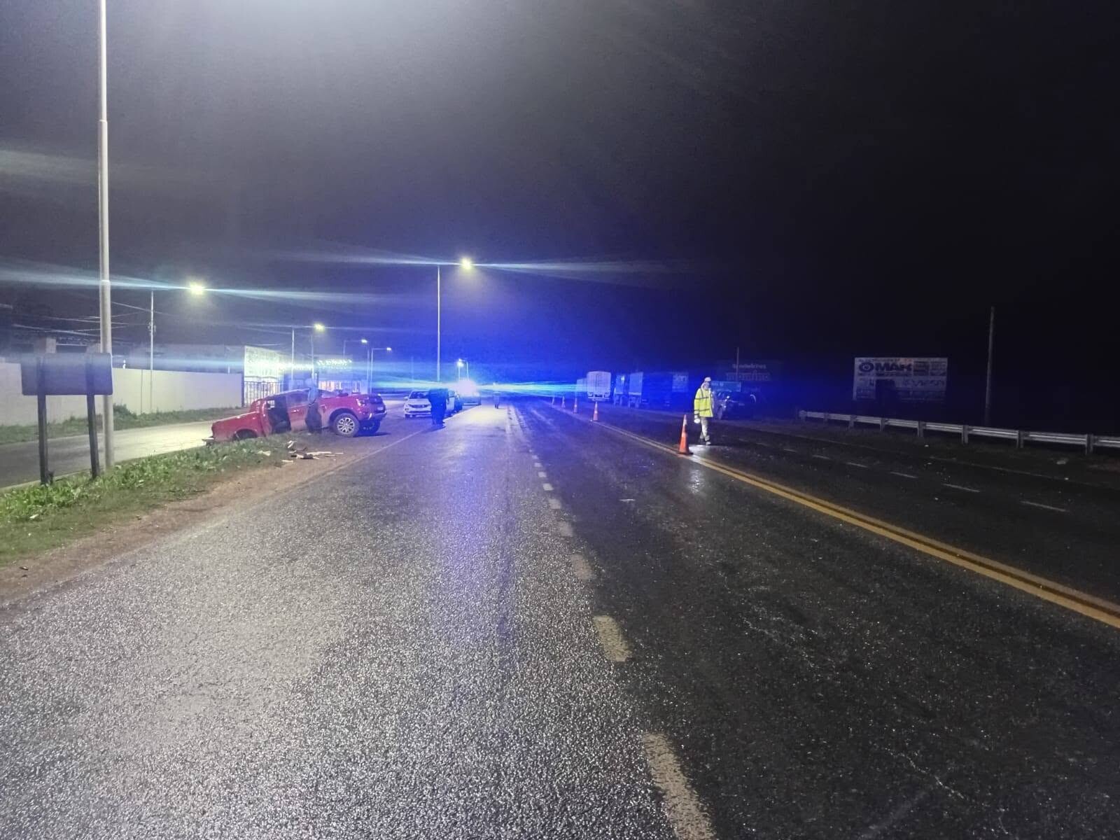 acci.jpg Grave accidente en Roldán: bomberos rescataron a vecinos de Marcos Juárez