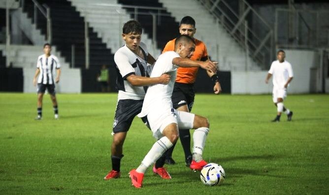 Debut con derrota de Central en Reserva